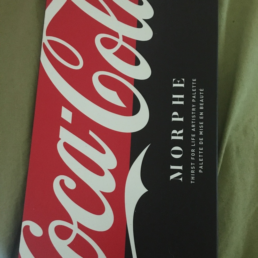 Morphe x Coca-Cola artistry palette.